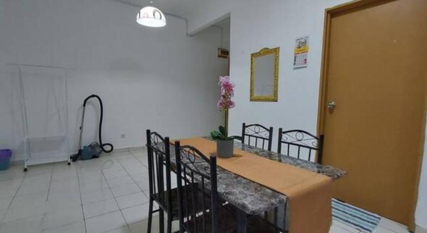 コタキナバル KK Penampang Minimalist Budget Apartment Free Park 2つ星 ゲストハウス レストラン