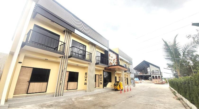 BOX BOX Hotel and Sports Restaurant - image 5