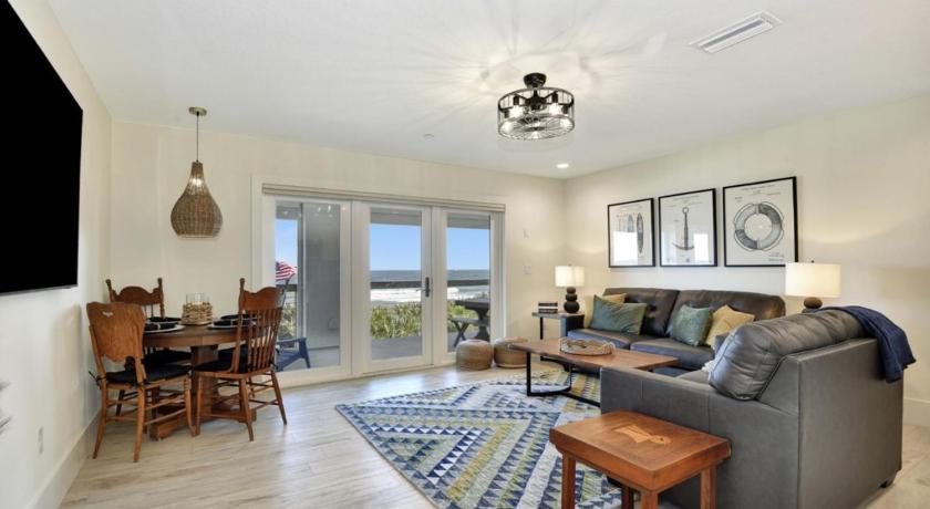 Palm Coast The White House on Flagler Beach - Unit 23 home 3-Star Accommodation suite