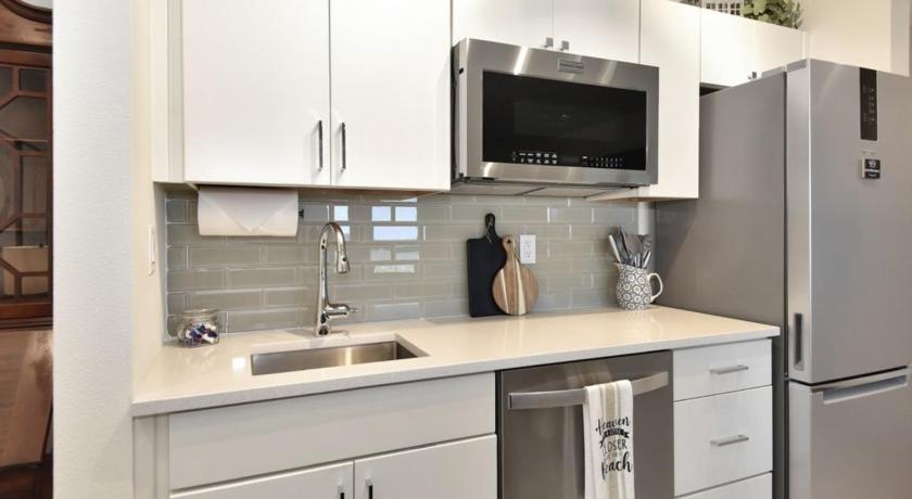 Palm Coast The White House on Flagler Beach - Unit 23 home 3-Star Accommodation pool