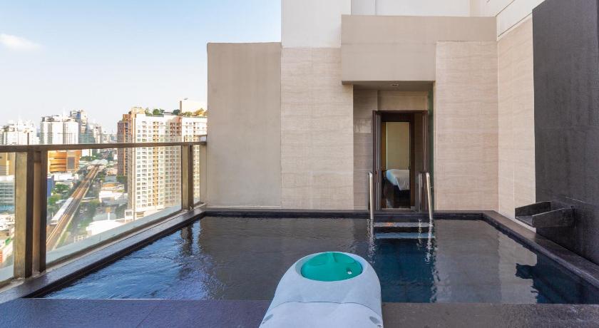 Image of Pool Residential Suite 11