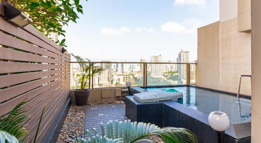 Image of Pool Residential Suite 3