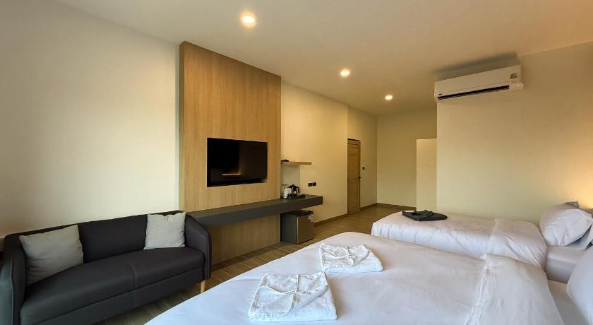 BOX BOX Hotel and Sports Restaurant - image 41