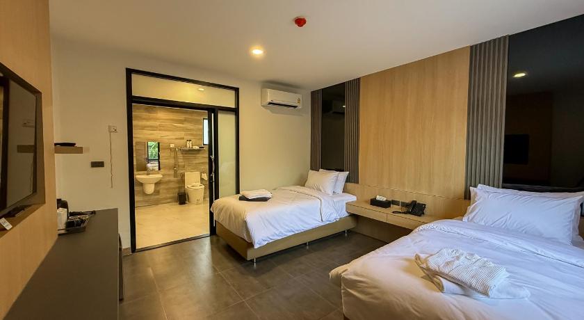 BOX BOX Hotel and Sports Restaurant - image 30