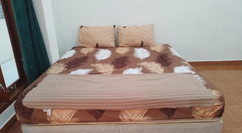 Image of Double or Twin Room with Private Bathroom 8