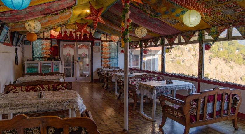 Hotel Victoriya Palace - image 32