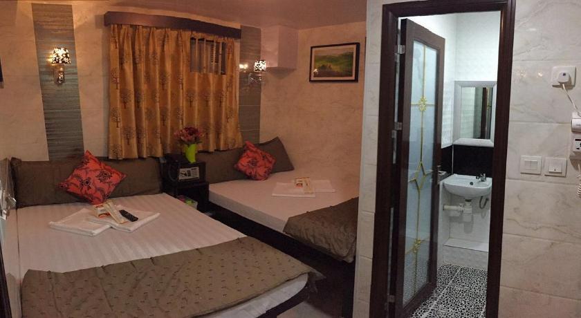 Image of Standard Family 4