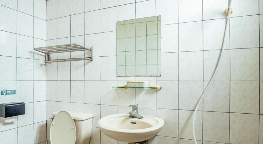 Image of Triple Room with Private Bathroom 3