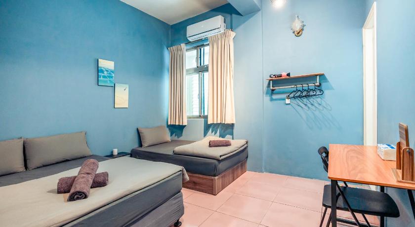 Image of Triple Room with Private Bathroom 0