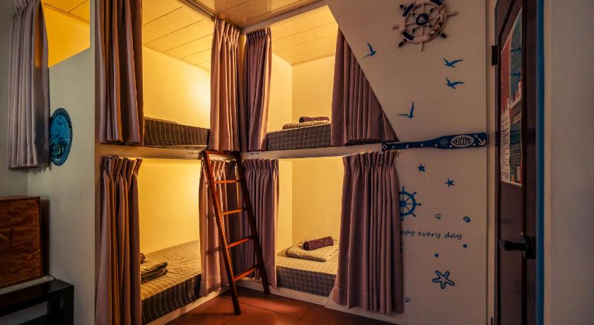 Image of Single Bed in Mixed Dormitory Room 1