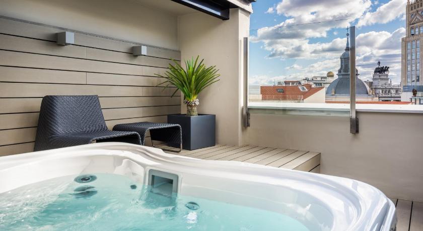 Image of Suite with Terrace and Jacuzzi® 3