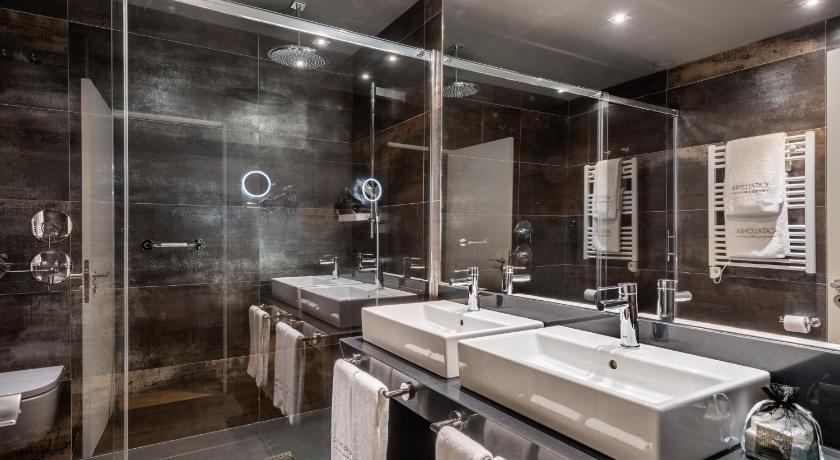 Image of Suite with Terrace and Jacuzzi® 4
