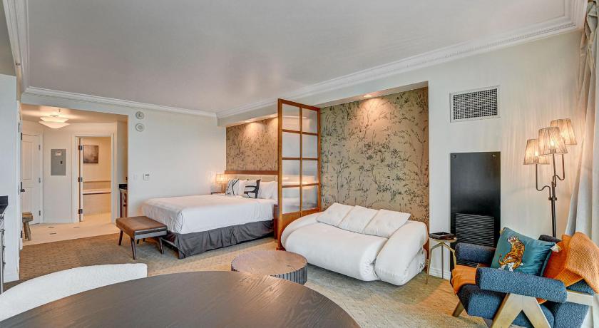 라스베이거스 / 라스베가스 (NV) The Rosé II MGM Signature Studio Suite Tower 3 5 MIN WALK FROM F1 GRANDSTAND (The Rose II MGM Signature Studio Suite Tower 3 5 MIN WALK FROM F1 GRANDSTAND) 4성급 숙소 수영장