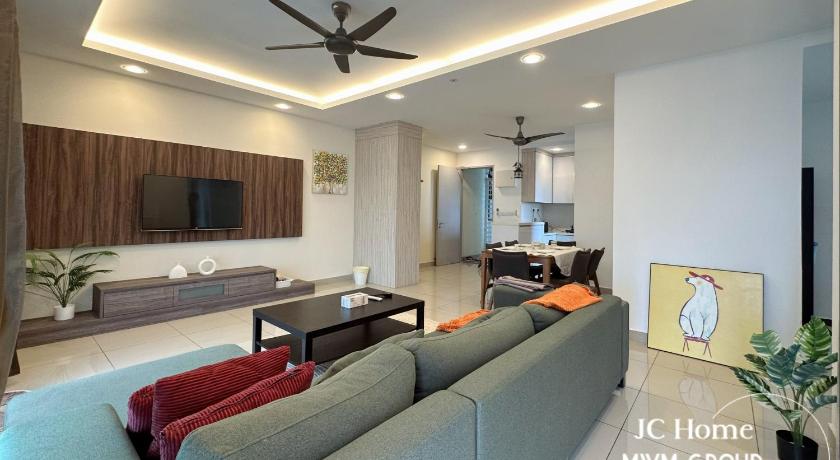 Johor Bahru AR Studio at Austin Regency with Netflix 4-Star Guesthouse room