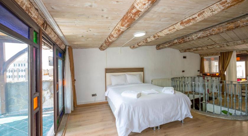 Taksim Antique Hotel - image 2