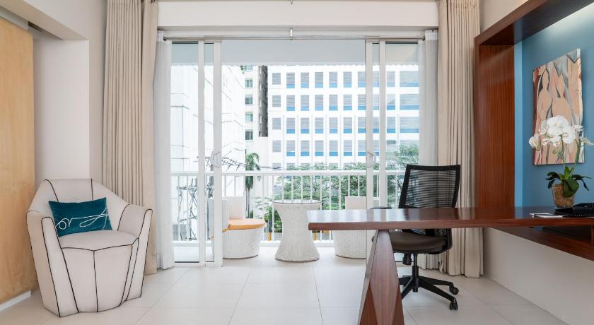 Image of Barcelona Suite without Bathtub 4