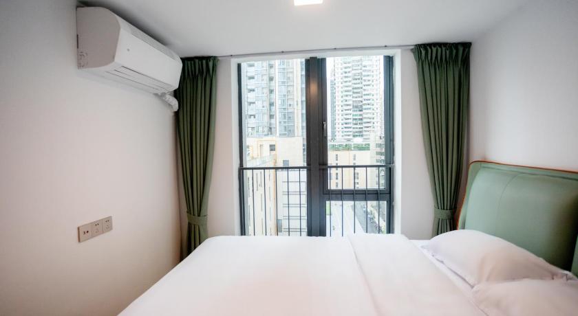 Image of Three-Bedroom Suite 11