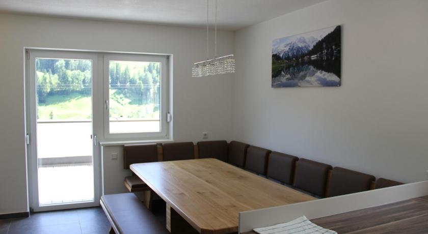 Image of Five-Bedroom House 14