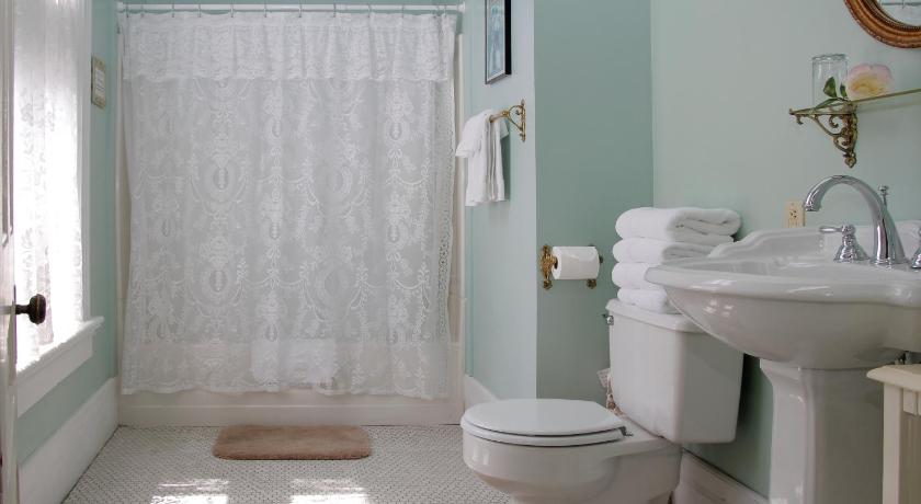 Victorian Inn photo