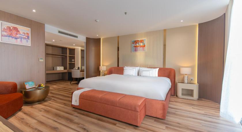 Image of Executive Suite 4