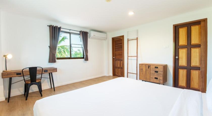 Image of 2 Bedroom Deluxe Suite 6