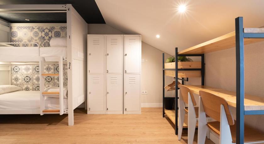 Image of 1 Person in 6-Bed Dormitory - Mixed 9