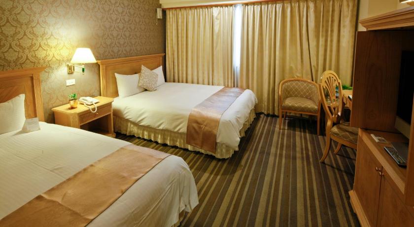 Image of Deluxe Triple 3