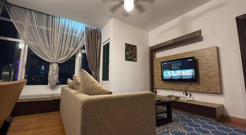 KL Sentral Dua Sentral Suite with 118 & KLCC View - image 8