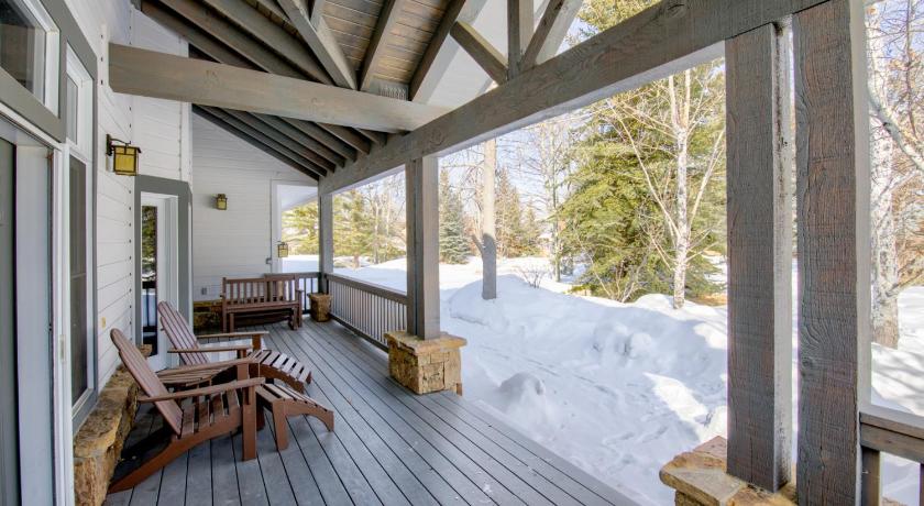 エドワーズ (CO) Charming 5BD Mountain Estate Perfect for Families 4つ星 宿泊施設 プール