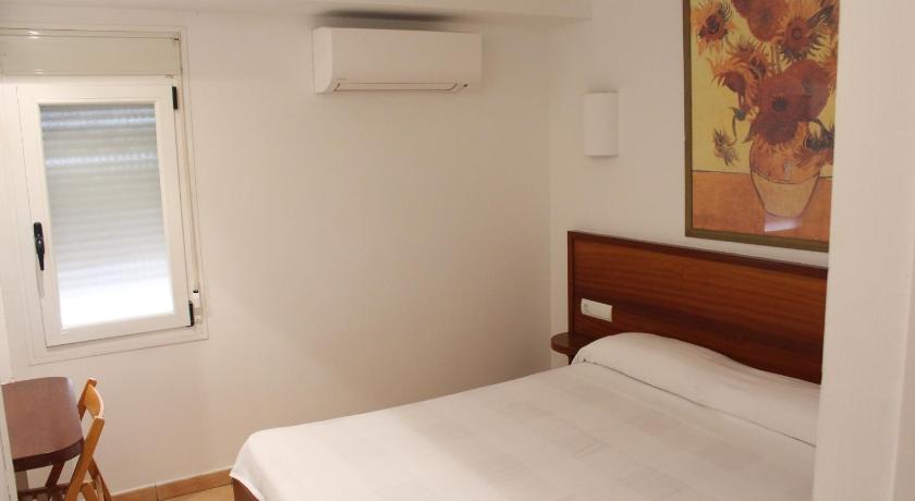 Hostal Cristina photo