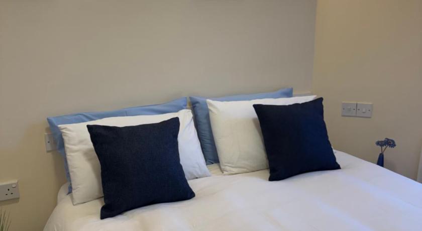 Image of Double Room with King Bed 1