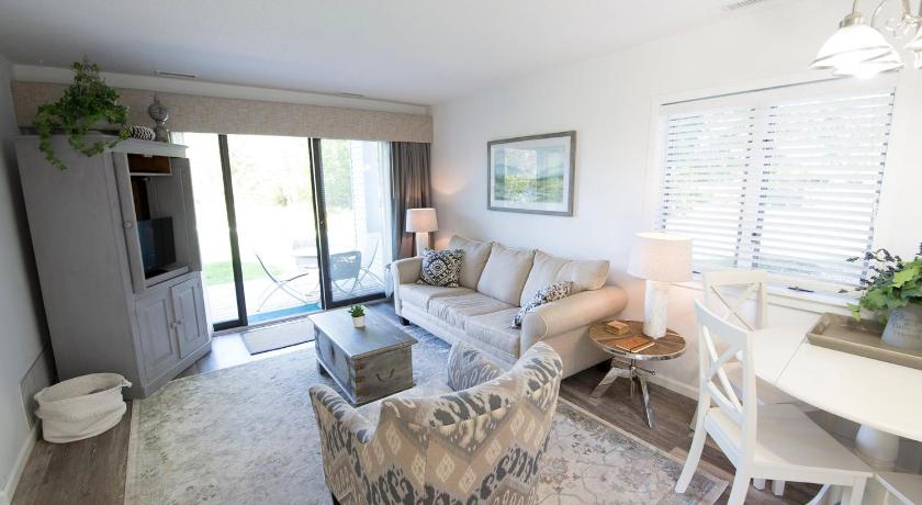 애크미 (MI) Gorgeous Chic Beach Front Condo 2775 3성급 숙소 수영장