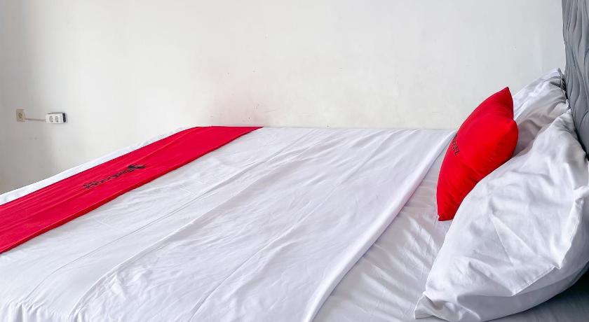 RedDoorz Plus @ Erbysa 4 Pantai Sayang Heulang Pamengpeuk Garut - image 16