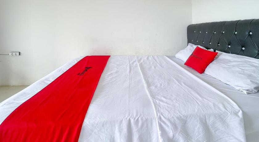 RedDoorz Plus @ Erbysa 4 Pantai Sayang Heulang Pamengpeuk Garut - image 15