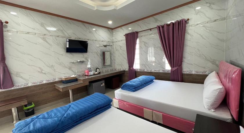Image of Deluxe Triple Room 3