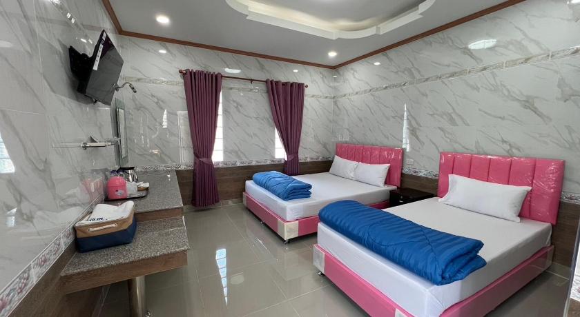 Image of Deluxe Triple Room 0