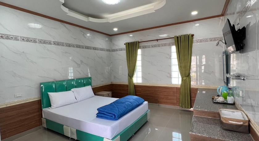 Image of Deluxe Queen Room 0