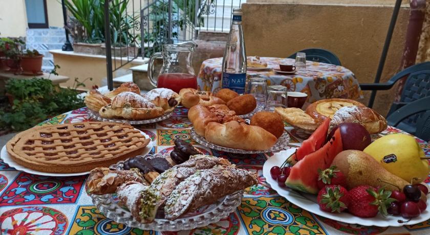 B&B Il Melograno Antico con Terrazza e Giardino