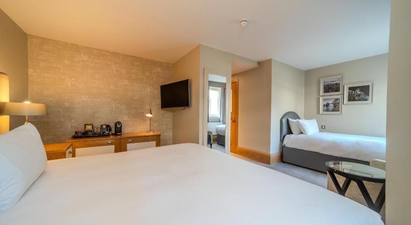 Image of Family Room 4