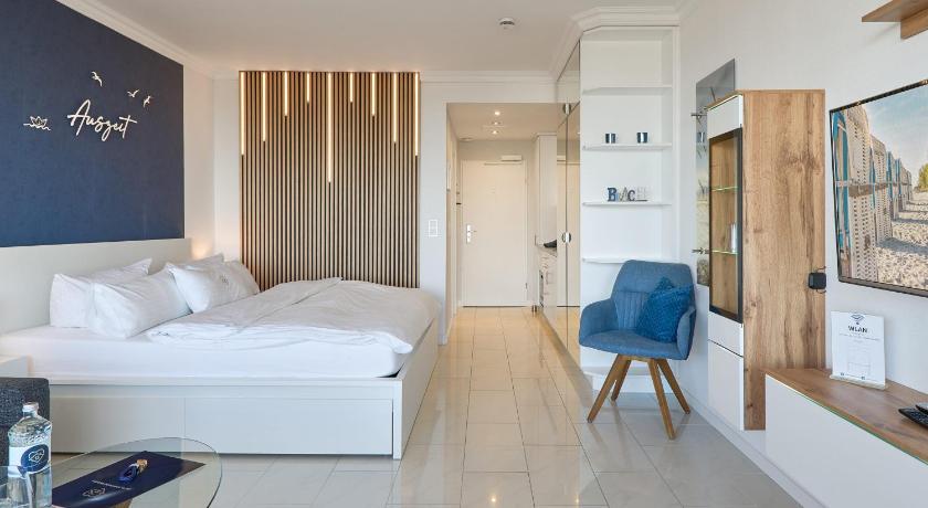 Image of Apartment with Sea View 6