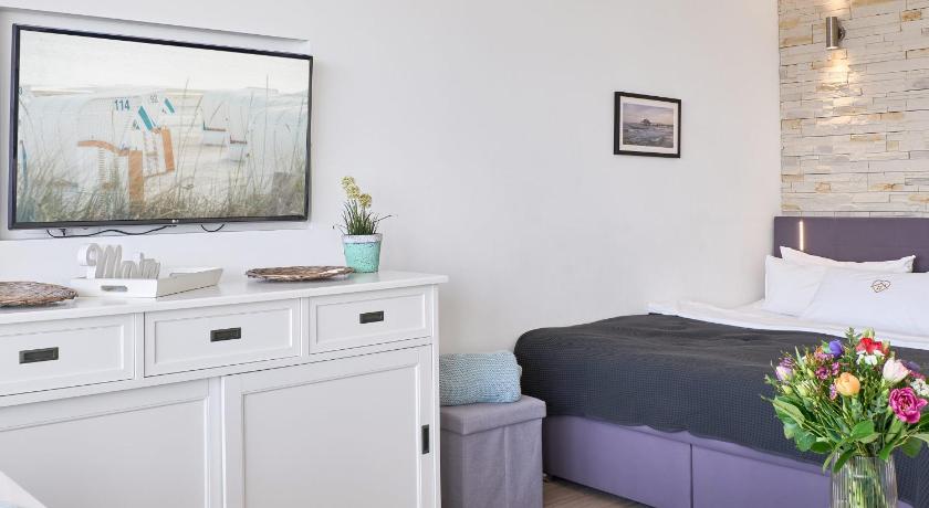 Image of Apartment with Sea View 10