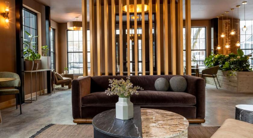 マディソン The Dylin 3つ星 ホテル 外観