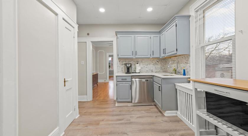 Linden (NJ) 2-Story Stay with Game Lounge & Free Parking Spots - 5 mins to NYC Train 4-Star Accommodation restaurant