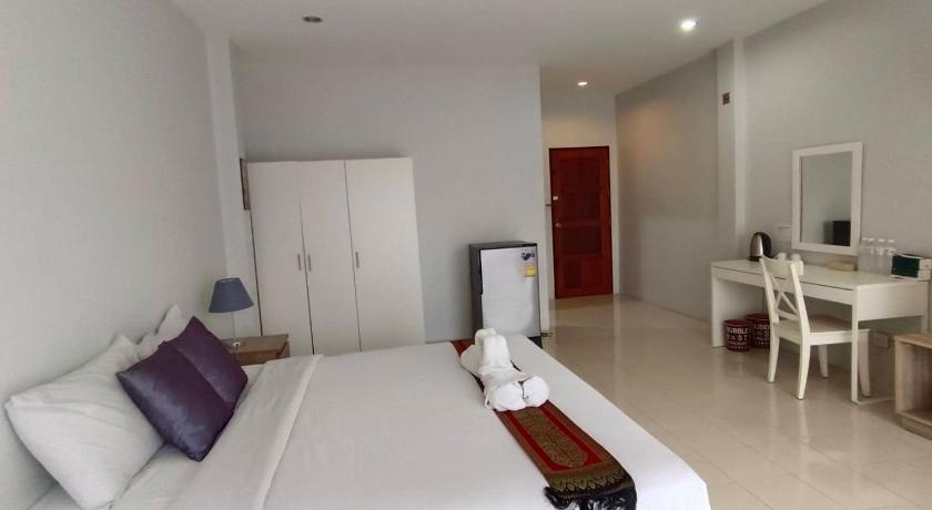 Sunshine Guesthouse Nanai Patong - image 2