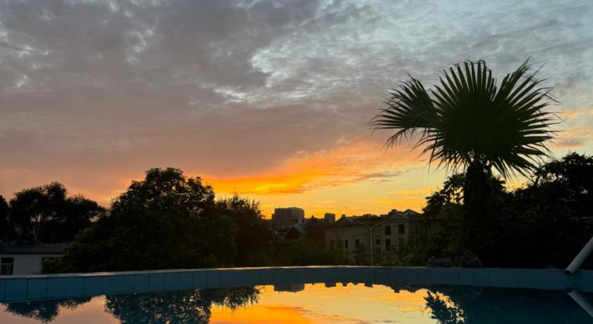 張家界 Zhangjiajie Su Xin Resort Near Tianmen Shan & Hehua airport-Free pick up ホテル レストラン
