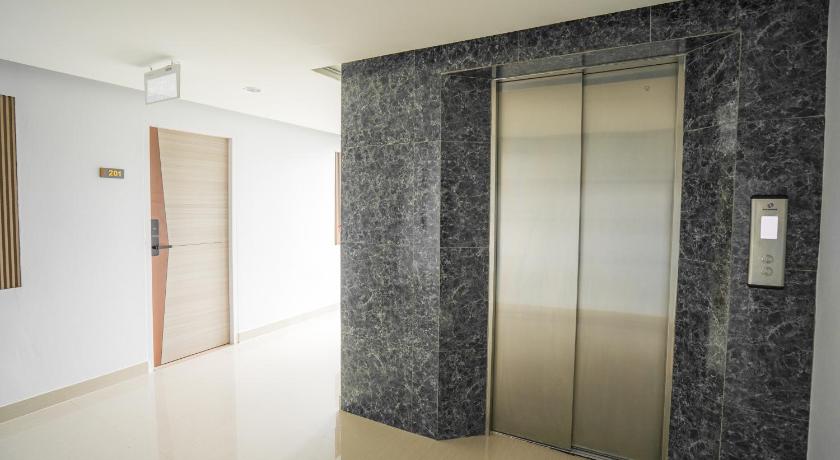 ナコーンパノム Mekong pano villa 4つ星 ホテル プール