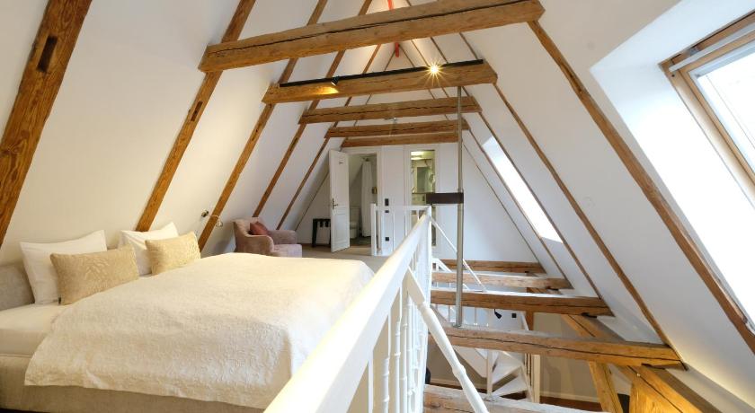 Image of Superior Suite 0