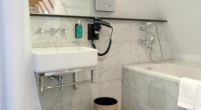 Image of Superior Suite 2