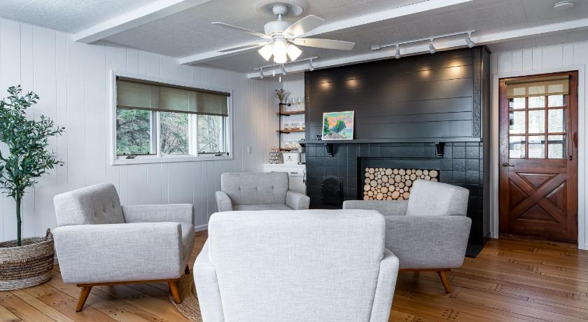 시더 (MI) Up North Escape - Modern Home with Private Beach 3성급 숙소 객실