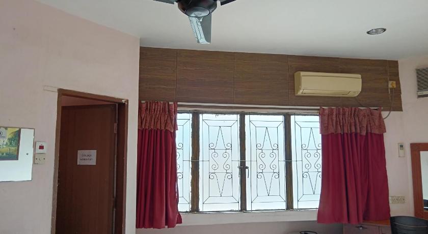Image of Standard Queen Room 4